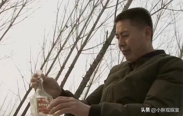 山东小伙捡破烂为生,无意发现酒瓶里的商机,如今1年净赚2个亿赚钱商机项目大全插图 山东小伙捡破烂为生,无意发现酒瓶里的商机,如今1年净赚2个亿赚钱商机项目大全插图